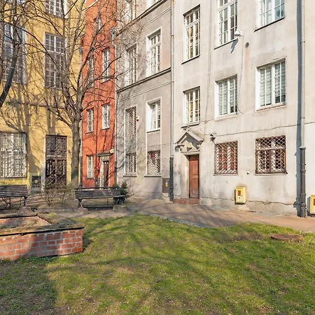 Louise Old Town Charm On Dluga Street